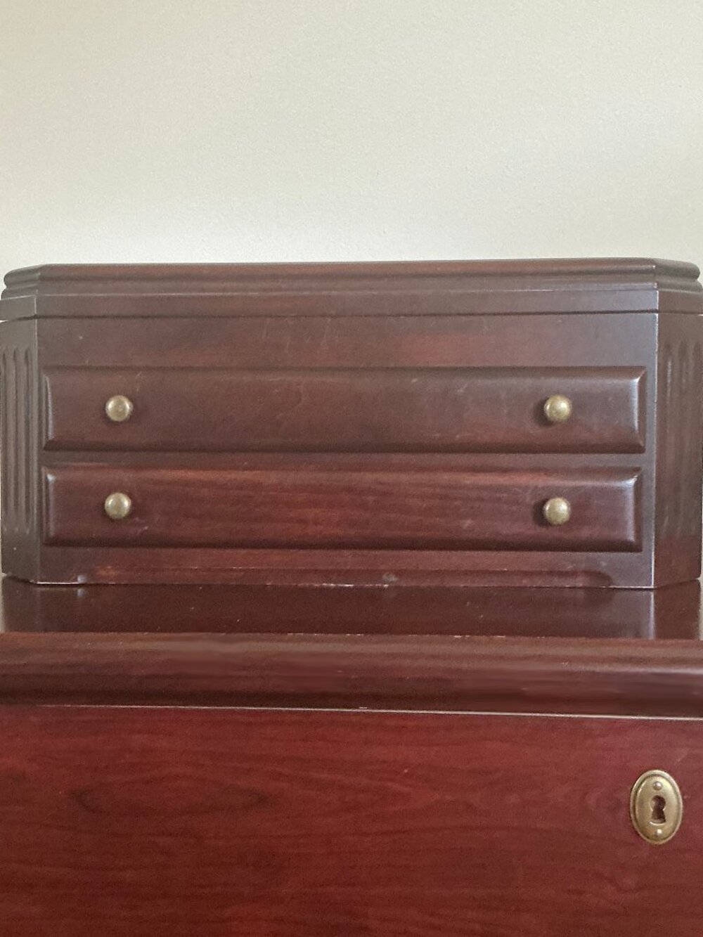 VGUC Reed & Barton Cherry 2-Drawer Jewelry Chest / Box w/ Burgundy Velvet Lining